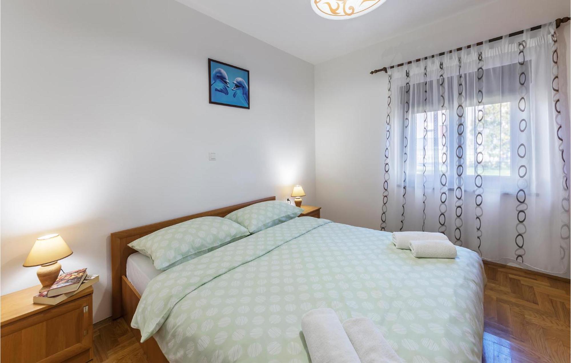 3 Bedroom Gorgeous In Apartment *